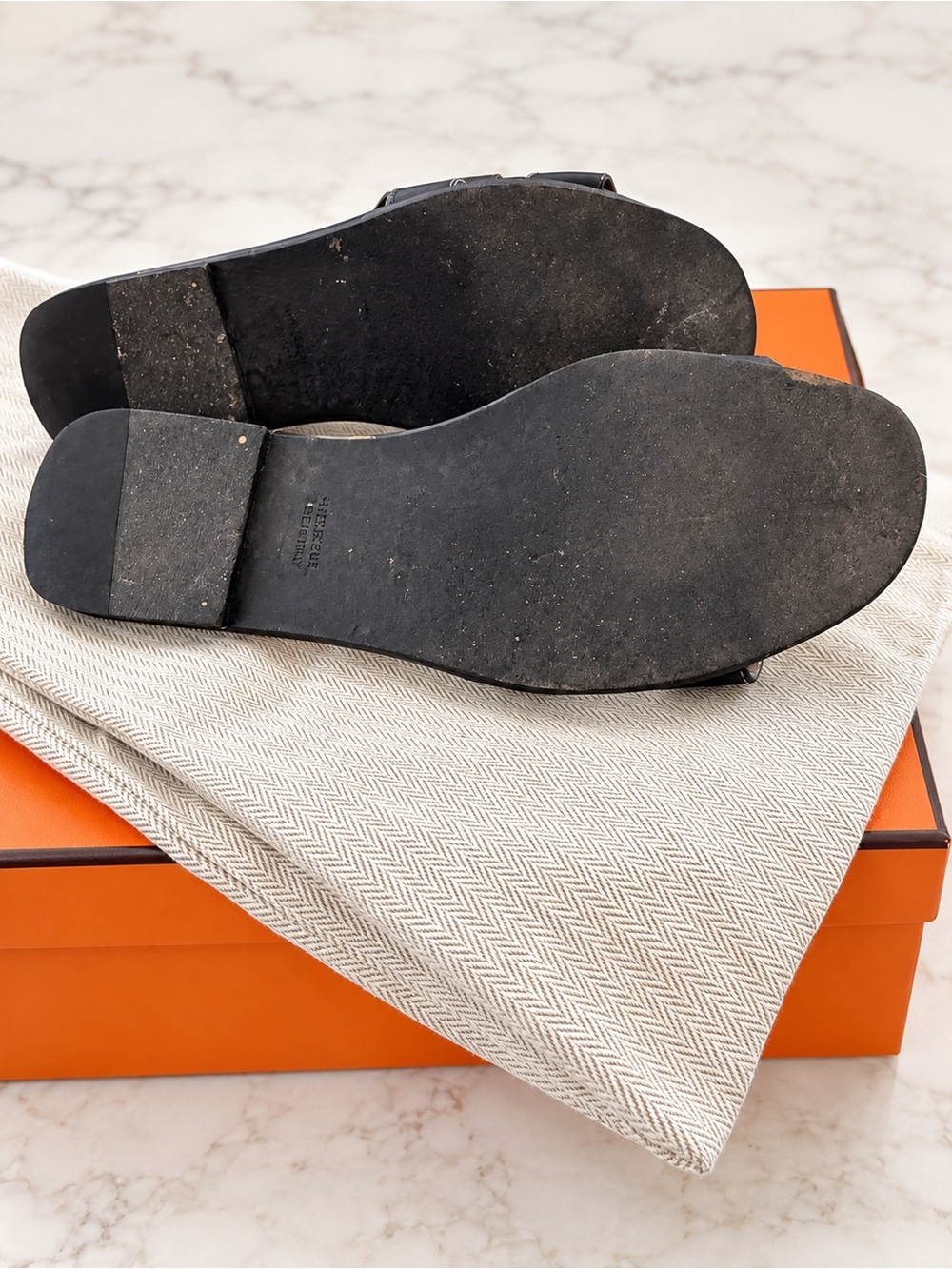 Hermès Oran Black Leather Sandals White Contrast Stitching + Dust Bag - Picture 7 of 7